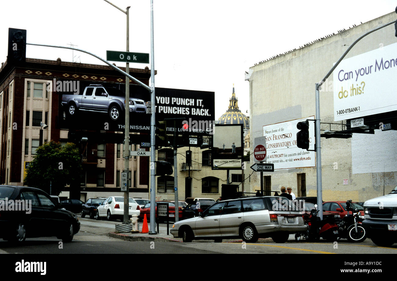 Scène de rue dans le centre-ville de San Francisco. Banque D'Images
