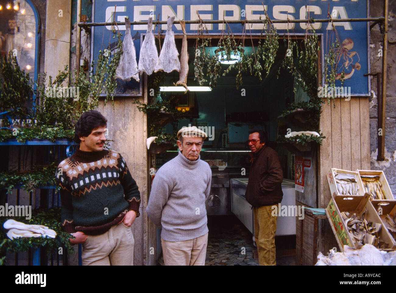 World Travel. La rue du marché à Naples en Italie en Europe. Wanderlust Évasion Culture Histoire Banque D'Images