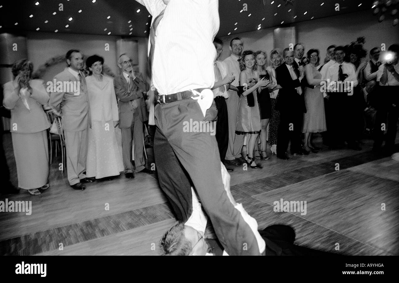 Pologne, Lodz, vous pourrez danser au mariage (B&W) Banque D'Images