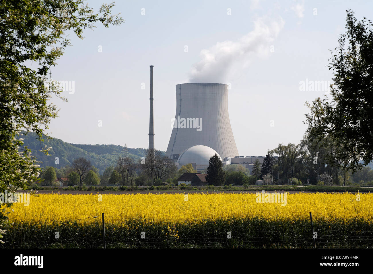 Centrale nucléaire près de Landshut, Bavière, Allemagne Banque D'Images