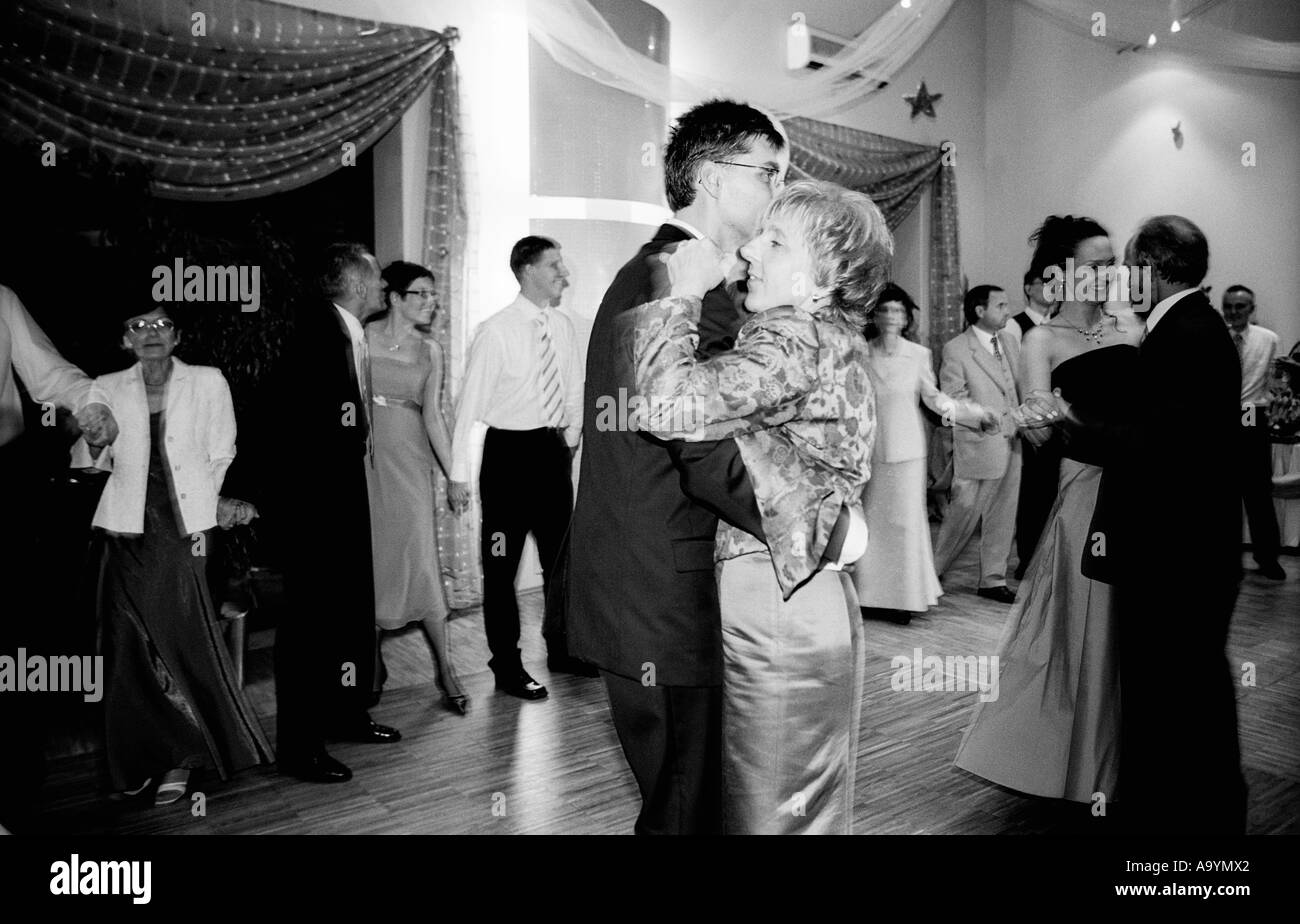 Pologne, Lodz, vous pourrez danser au mariage (B&W) Banque D'Images