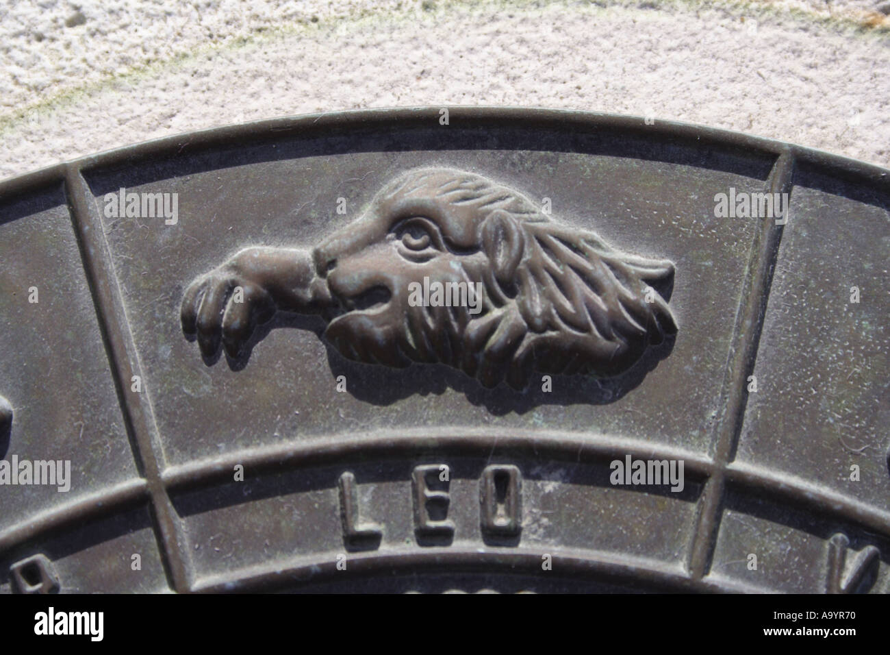 Un cadran solaire MONTRE DES SIGNES DE LA ZODIAK BAPD1815 Banque D'Images