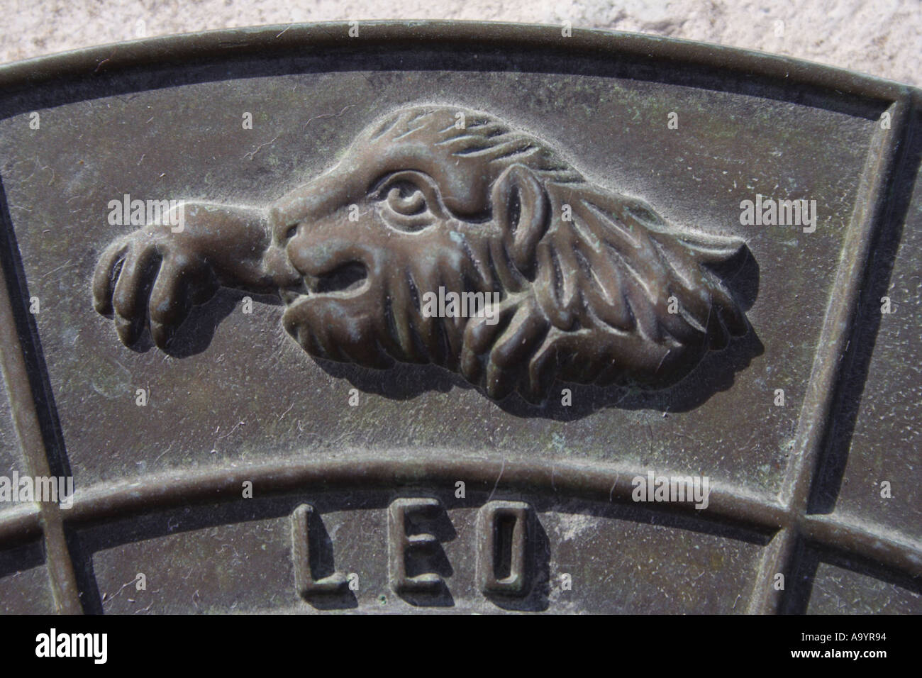 Un cadran solaire MONTRE DES SIGNES DE LA ZODIAK BAPD1830 Banque D'Images