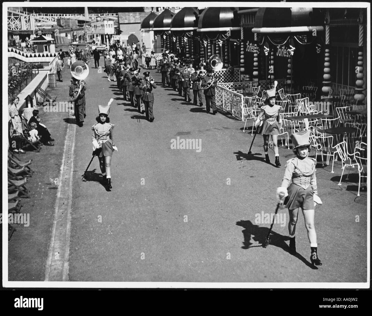 Fanion Fédération Française Des Majorettes - Festival De Montbrison 1978 - Rare