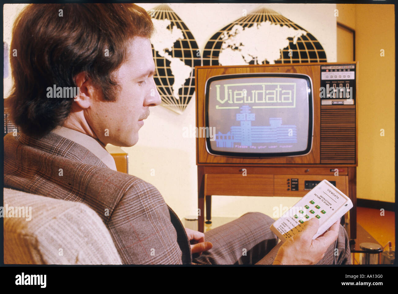 Le contrôle à distance de la télévision des années 1970 Banque D'Images