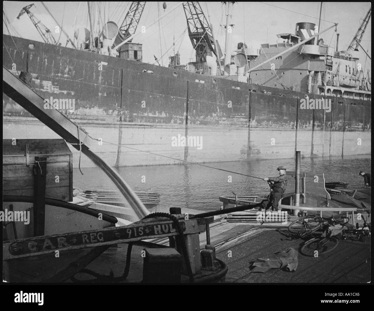 Travaillant à Hull Docks Banque D'Images