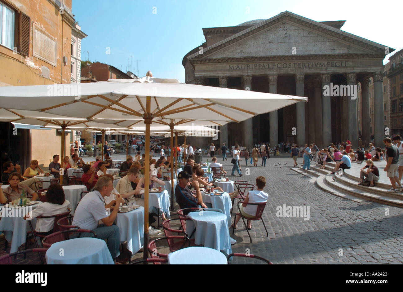 Restaurant à l'extérieur du Parthénon, la Piazza della Rotonda, Rome, Italie Banque D'Images