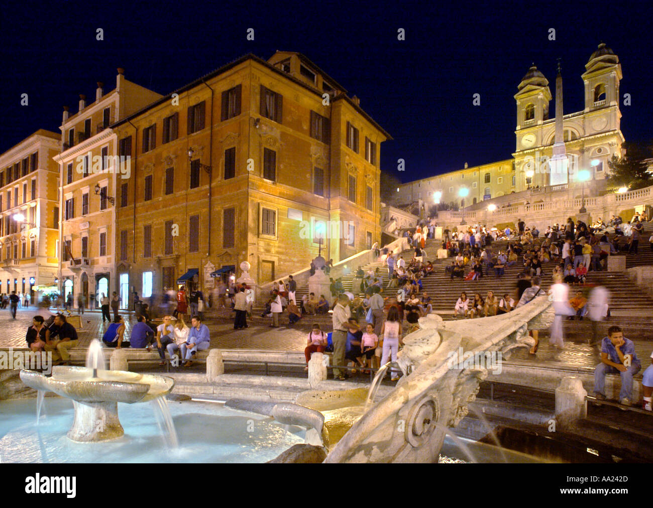 Place d'Espagne et de l'église de la Trinità dei Monti la nuit, Rome, Italie Banque D'Images