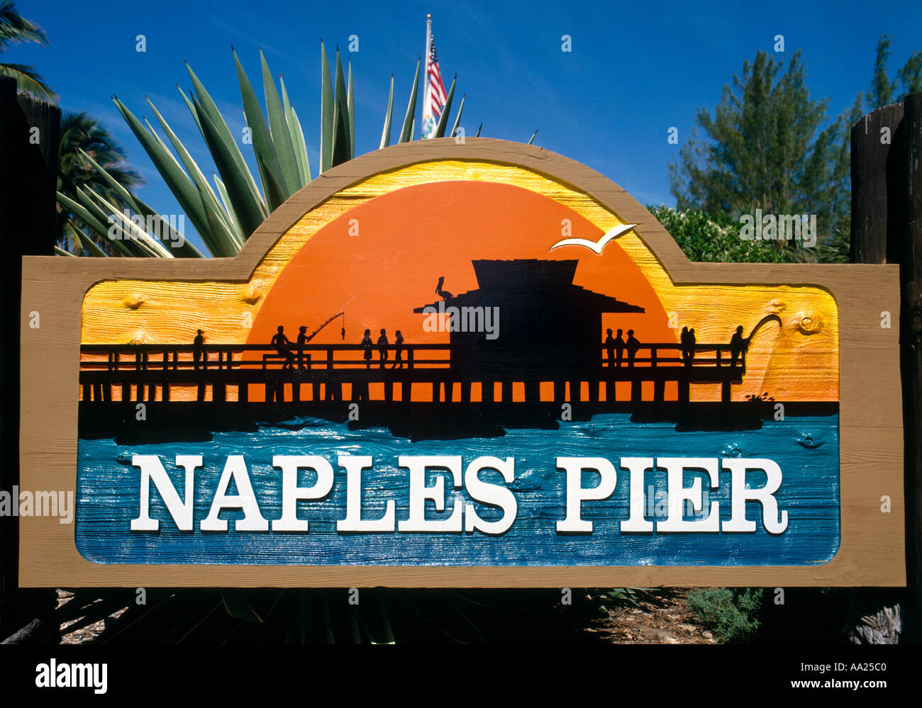 Signer pour Naples Pier, Naples, Florida, USA Banque D'Images