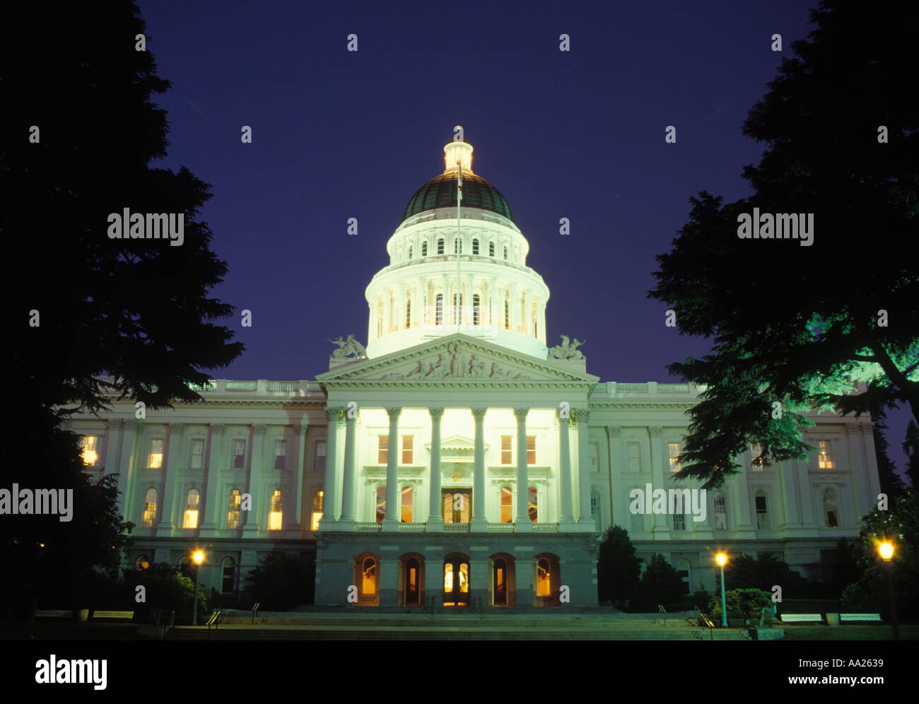 Californie Sacramento State Capitol Building côté ouest nuit Banque D'Images
