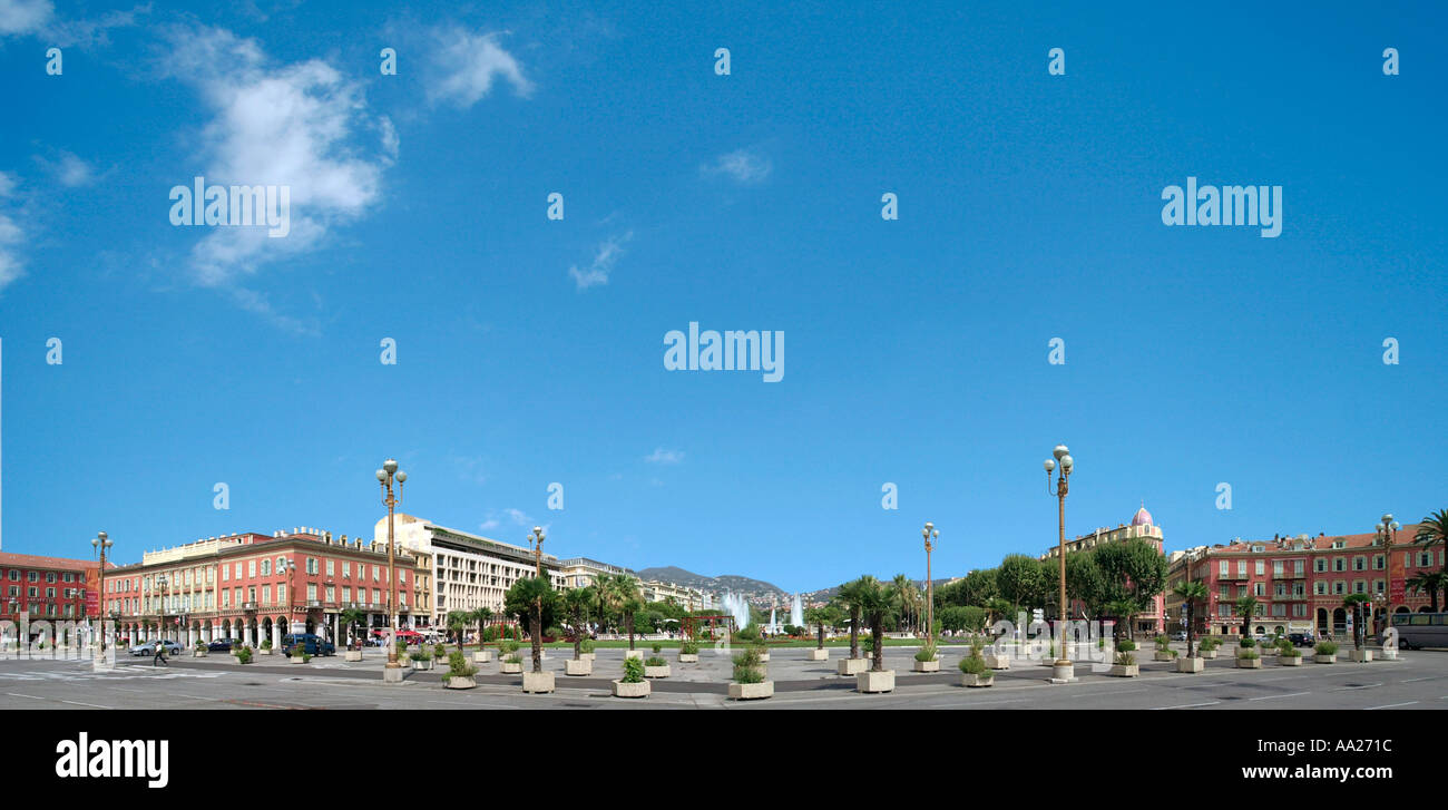 Ville De Nice Place Massena Square Et La Fontaine Du Soleil Vue Destination Touristique D Azur Alpes Maritimes Ministere De La France Photo Stock Alamy