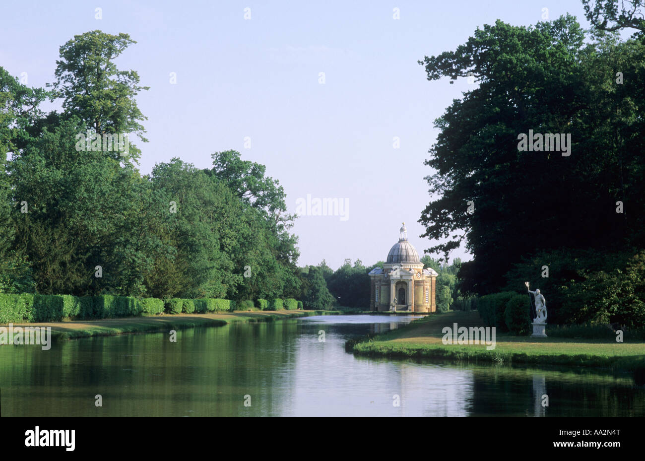 Pavillon de jardin Parc Wrest Bedfordshire, Angleterre, Royaume-Uni, Voyage, tourisme, l'histoire, l'architecte Thomas Archer 1709 Jardin paysagé Banque D'Images