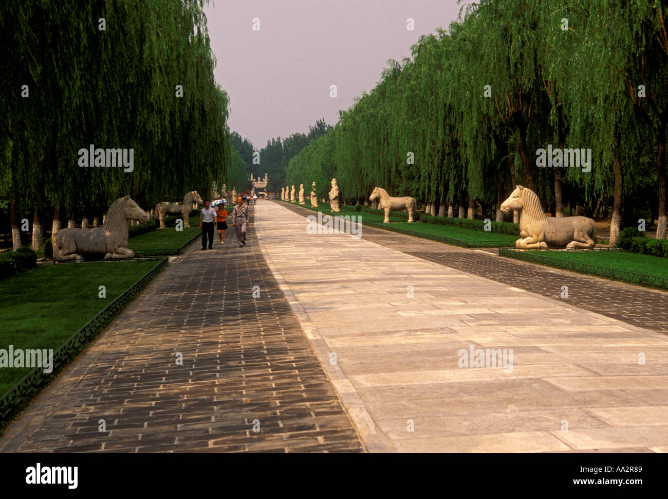Statues de pierre le long de façon à l'esprit les tombeaux Ming dans District de la municipalité de Beijing en Chine en Asie Banque D'Images