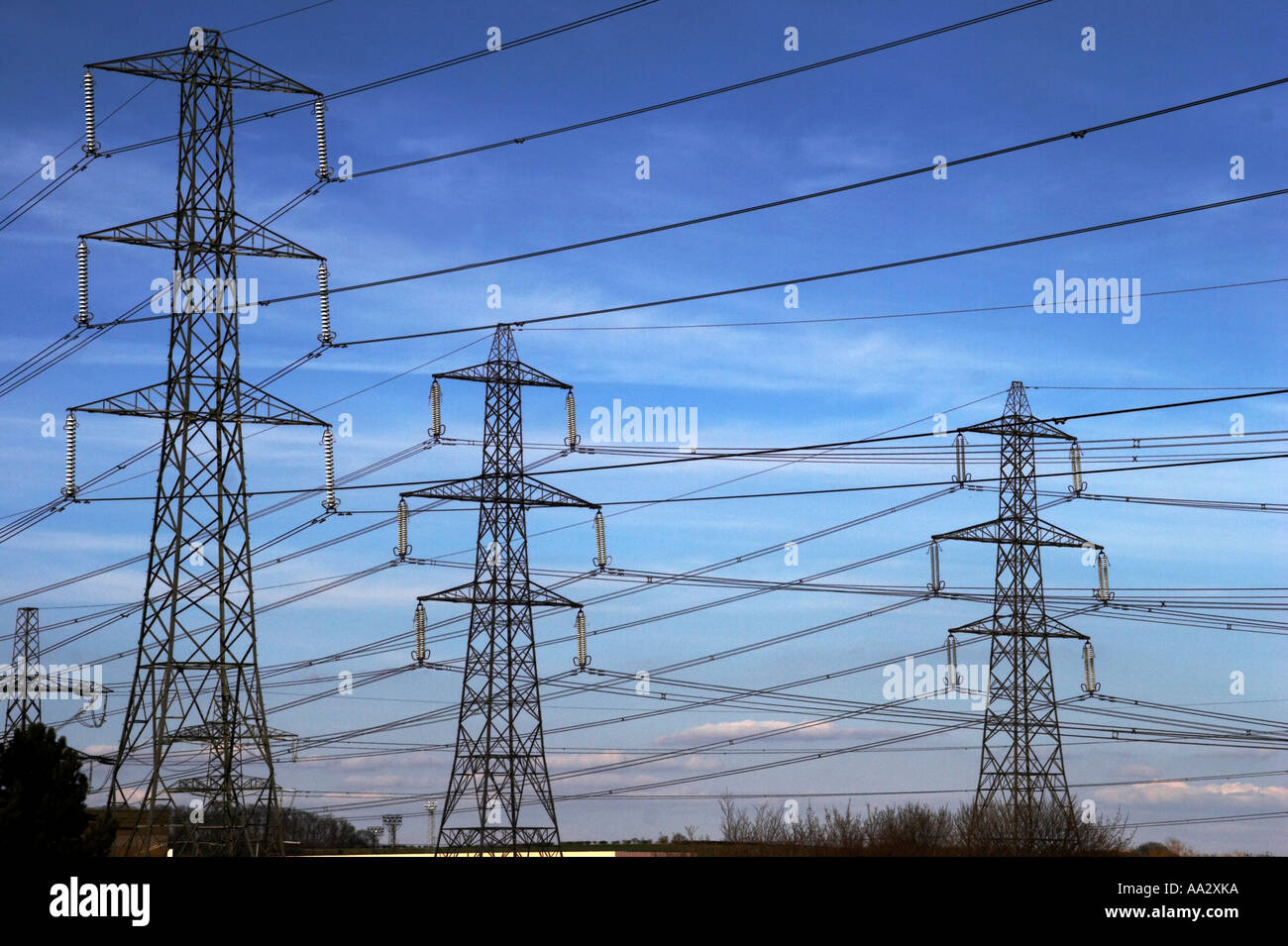 Pylônes de lignes électriques Banque D'Images