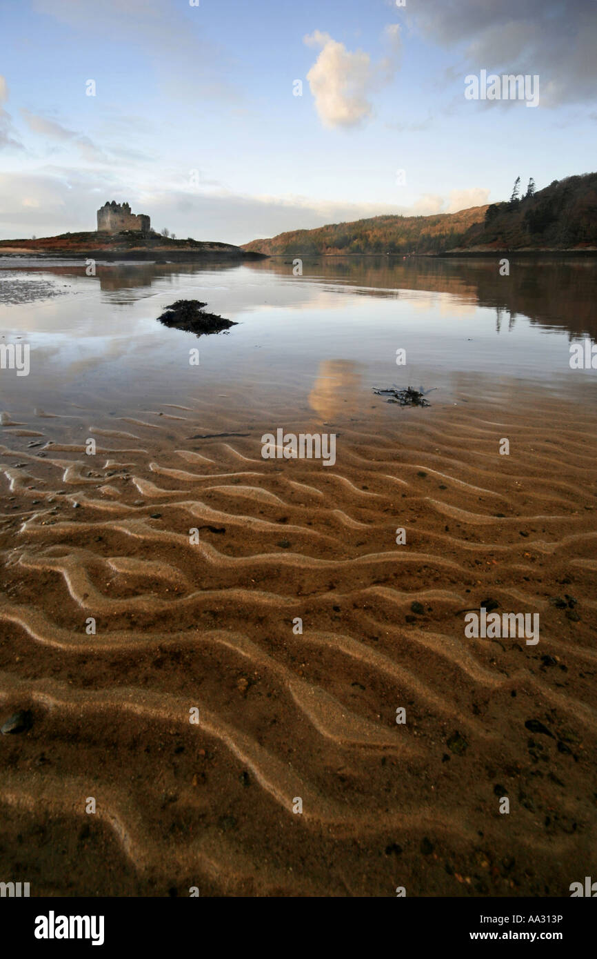 Château de Tioram accueil du Clan Ranald Loch Moidart Ecosse Highlands UK Banque D'Images