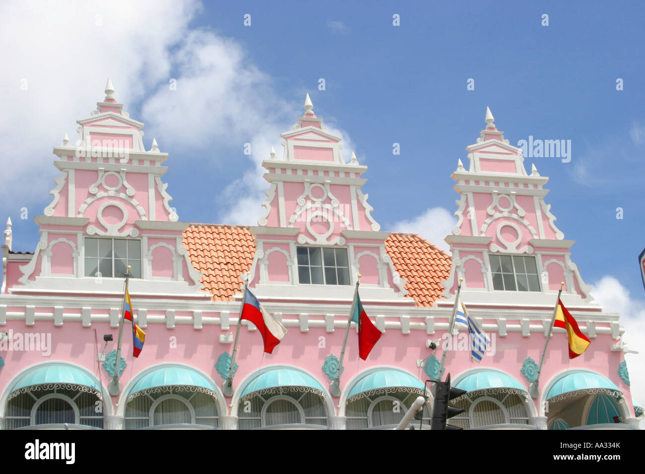 Façade de l'hôtel Royal Plaza Shopping Mall, du centre-ville de Oranjestad, Aruba, Antilles néerlandaises. Banque D'Images