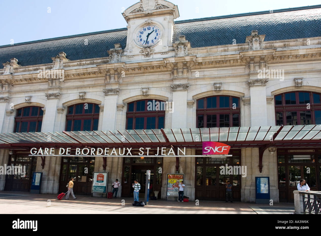 La façade de la Gare de Bordeaux St Jean Bordeaux Gironde France Europe  Photo Stock - Alamy