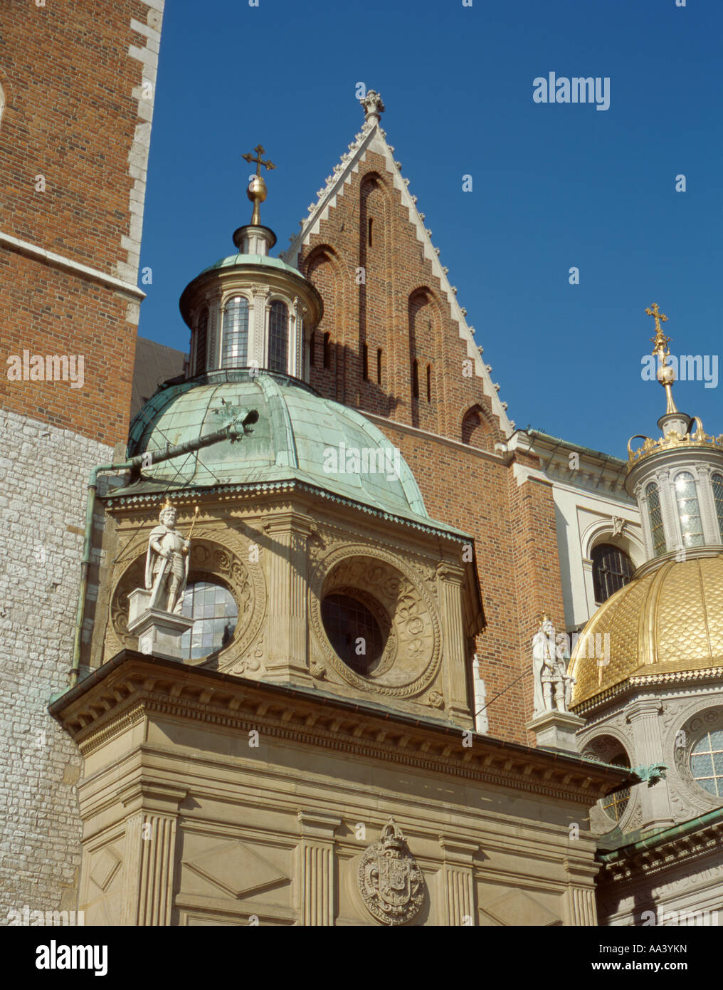 Détail extérieur de deux chapelles, la cathédrale de Wavel, royal wavel hill, Cracovie, Pologne, Malopolska. Banque D'Images
