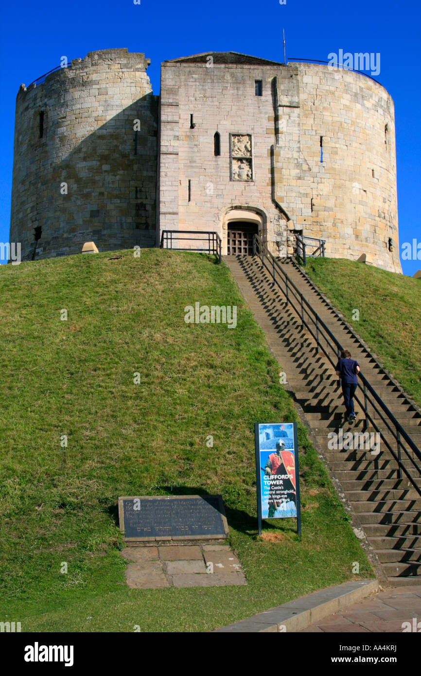 Clifford's Tower, un quadrilobe garder construit au sommet d'une motte Norman ville de York angleterre grande-bretagne europe uk go Banque D'Images