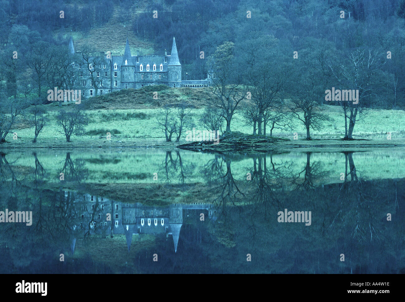 L'église le Loch Achray Les Trossachs Stirlingshire Ecosse Banque D'Images