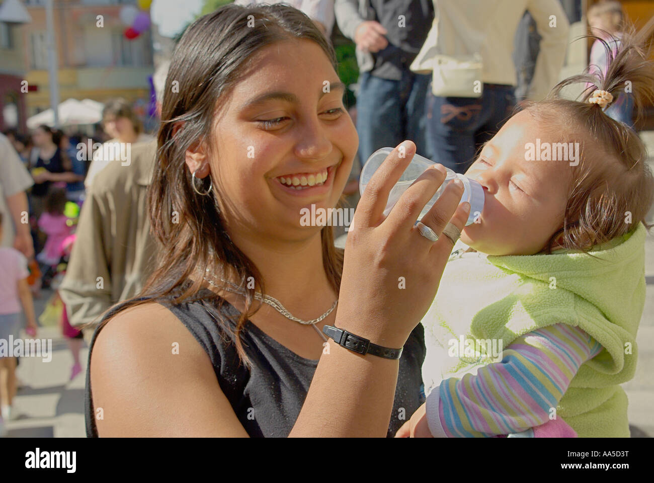 Femme Gitane Avec Bebe Banque D Image Et Photos Alamy