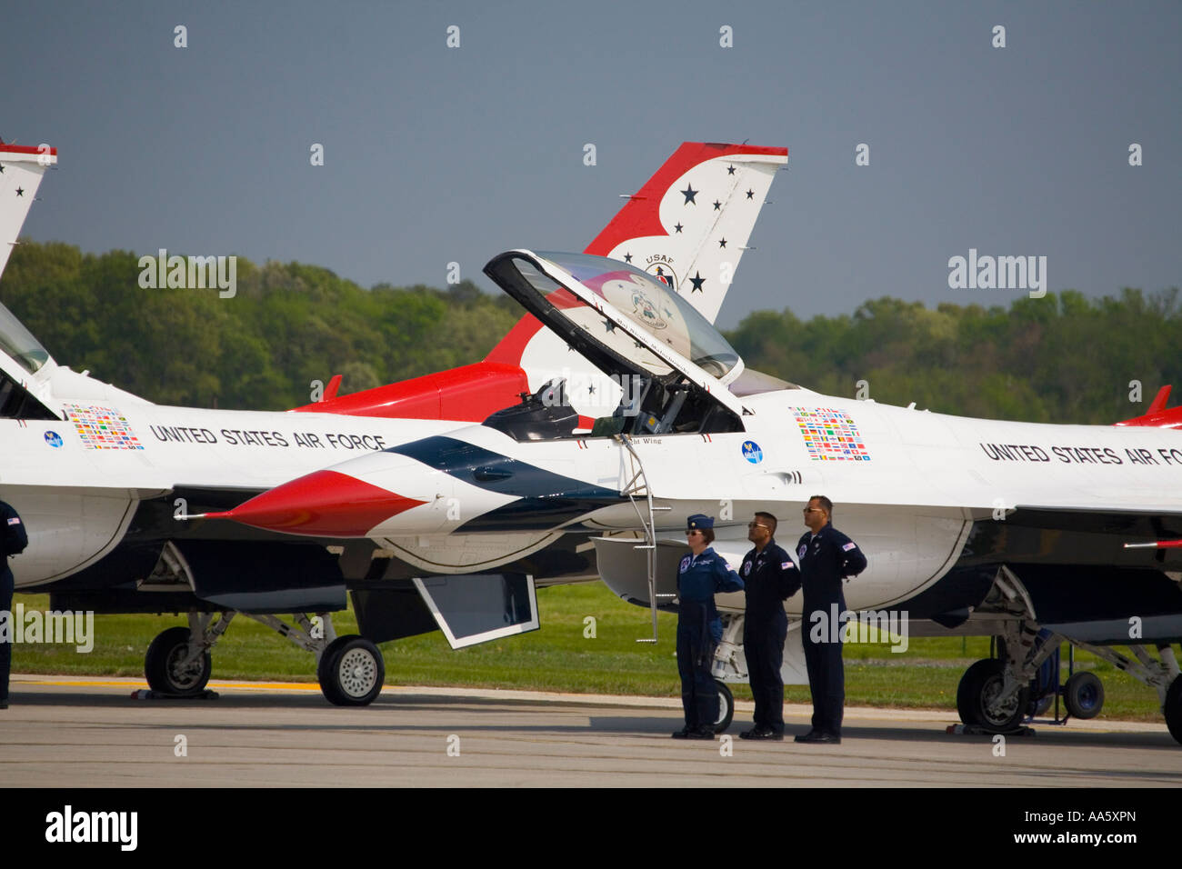 Femme Pilote de l'équipe de Thunderbird Banque D'Images