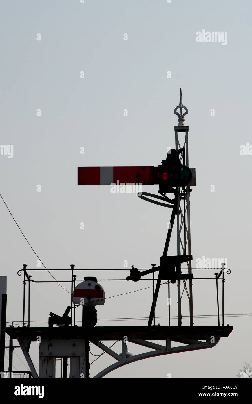 Pour arrêter le signal ferroviaire Banque D'Images