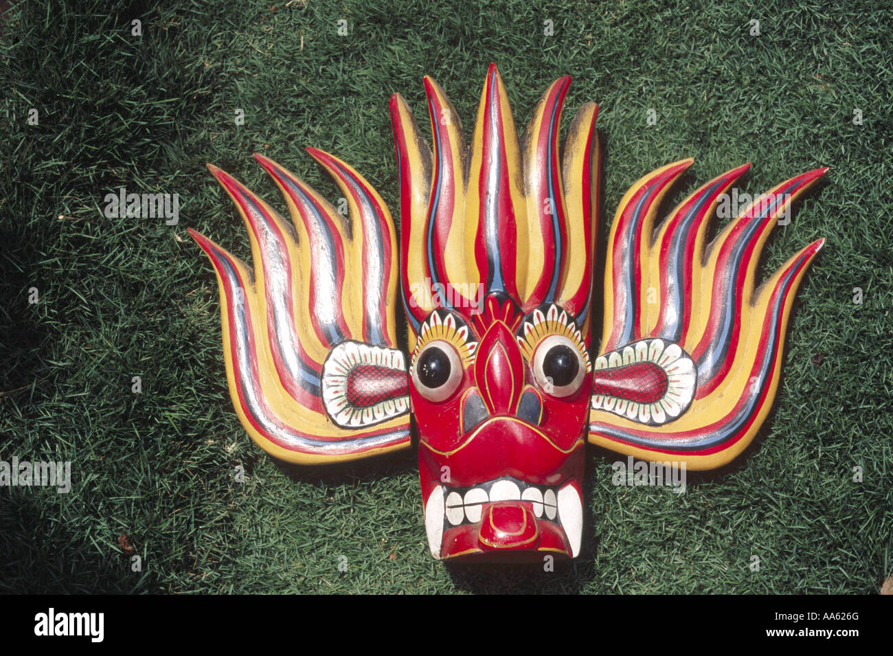 TSS104187 masque de démon montrant l'artisanat Sri Lanka Asie Banque D'Images