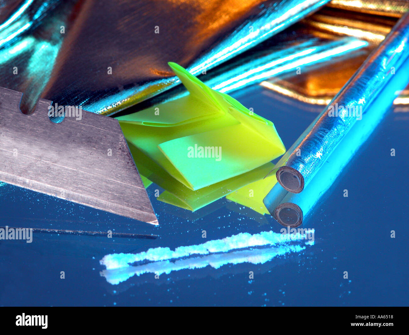 Renifler de la cocaïne l'abus de drogues ligne kokain Banque D'Images