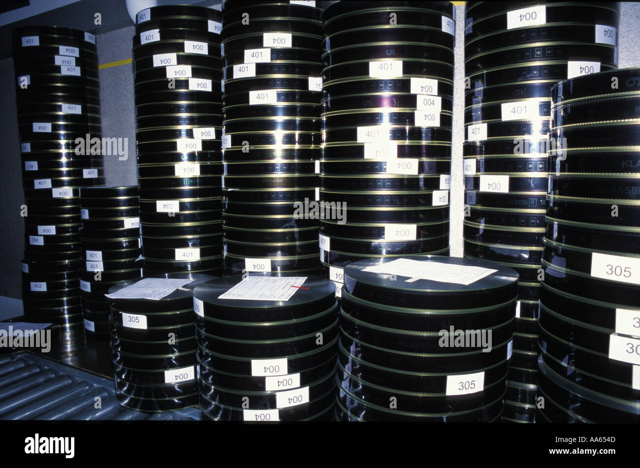 La production de masse de 35 mm film copies pour le cinéma Allemagne Munich Banque D'Images