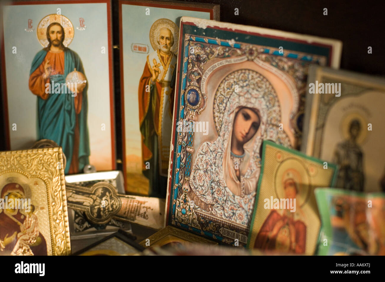 Les icônes chrétiennes orthodoxes dans une résidence dans la ville de Piatigorsk du Caucase dans le sud de la Russie Banque D'Images