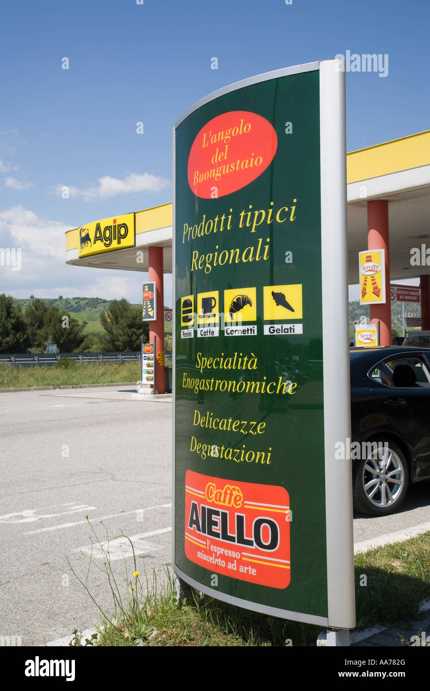 L'autoroute A1 Autogrill Tarsia Italie Banque D'Images