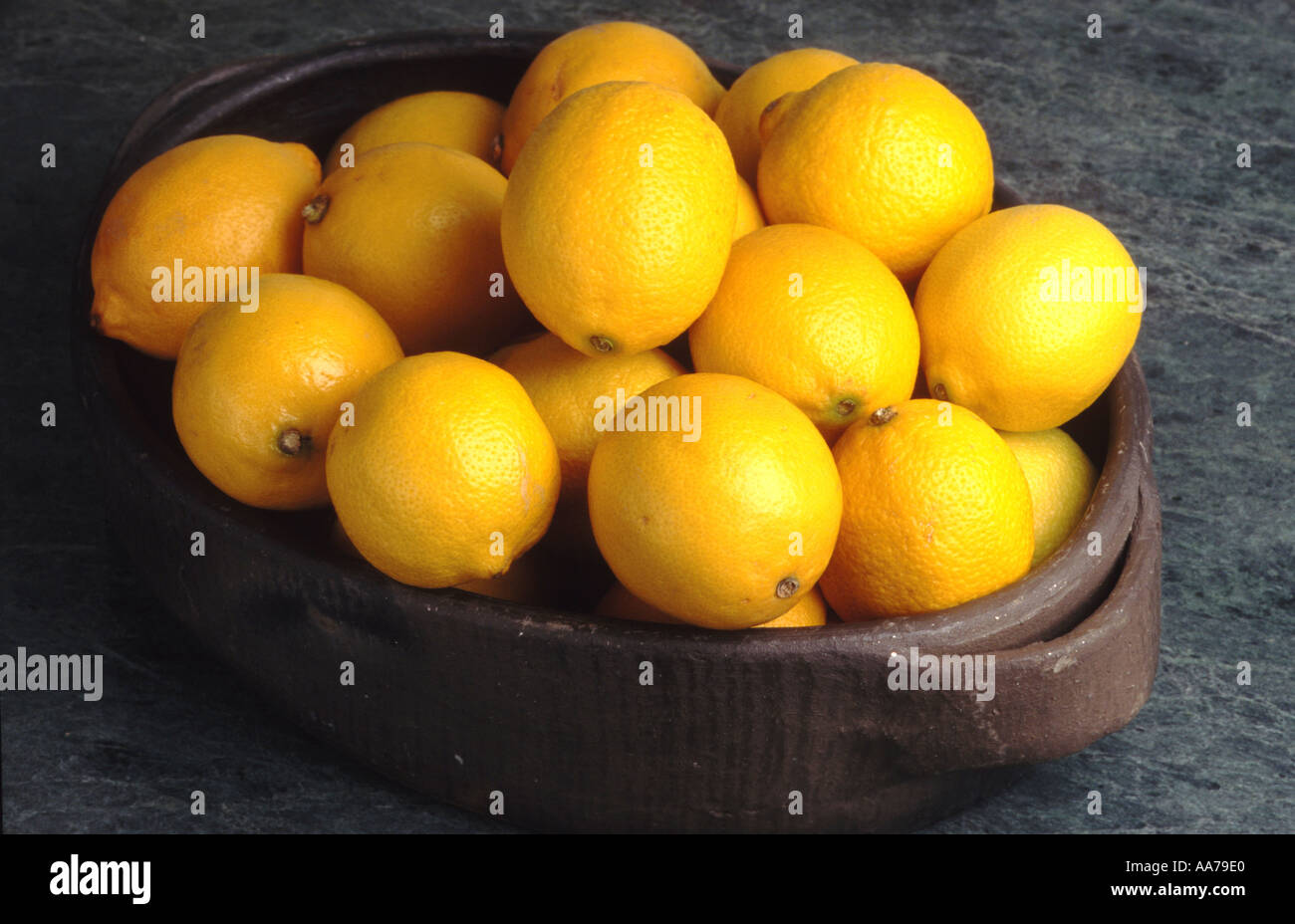Les fruits d'agrumes citrons citron jaune alimentaire acide sulfureux zitrone zitronen Banque D'Images