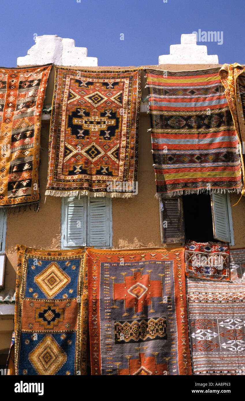 Les tapis à vendre à Taroudant Maroc Photo Stock - Alamy