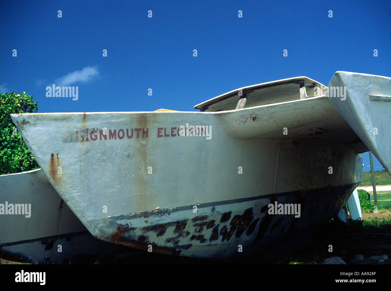 Donald Crowhurst s trimaran Teignmouth Electron sur Cayman Brac Cayman Islands en 1991 Banque D'Images