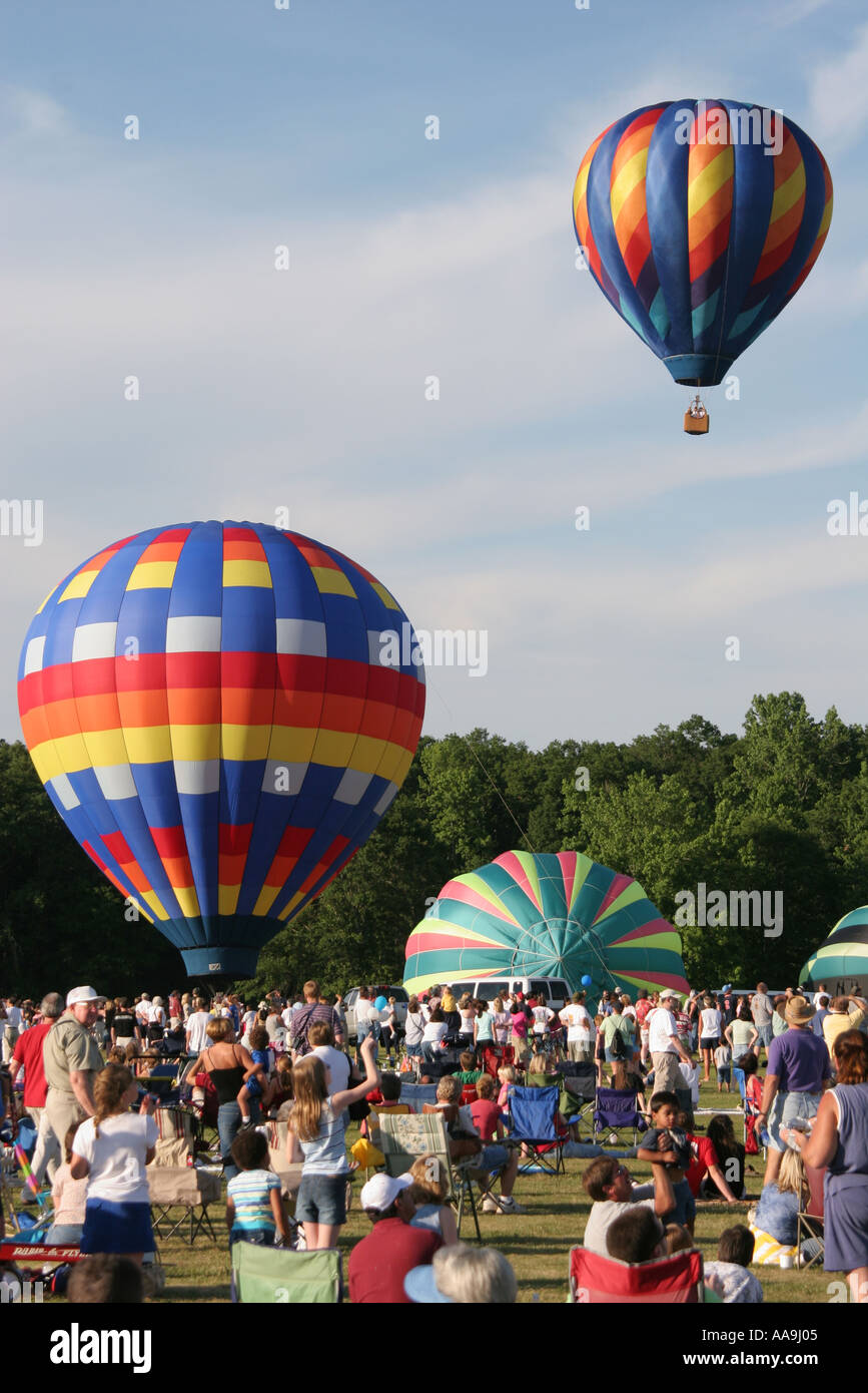 Alabama Morgan County, Decatur, point Mallard Park, Alabama Jubilee Hot Air Balloon Classic, vol, famille parents parents enfants, mère m Banque D'Images