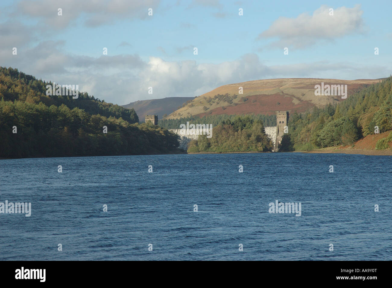 Derwent reservoir overflow Banque de photographies et d’images à haute ...