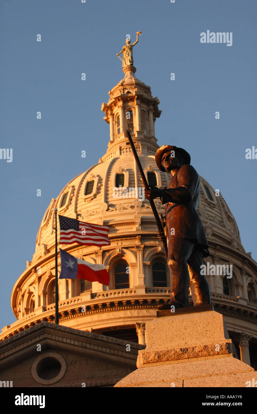 Une statue accueille les visiteurs de la capitale de l'État du Texas à Austin. Banque D'Images