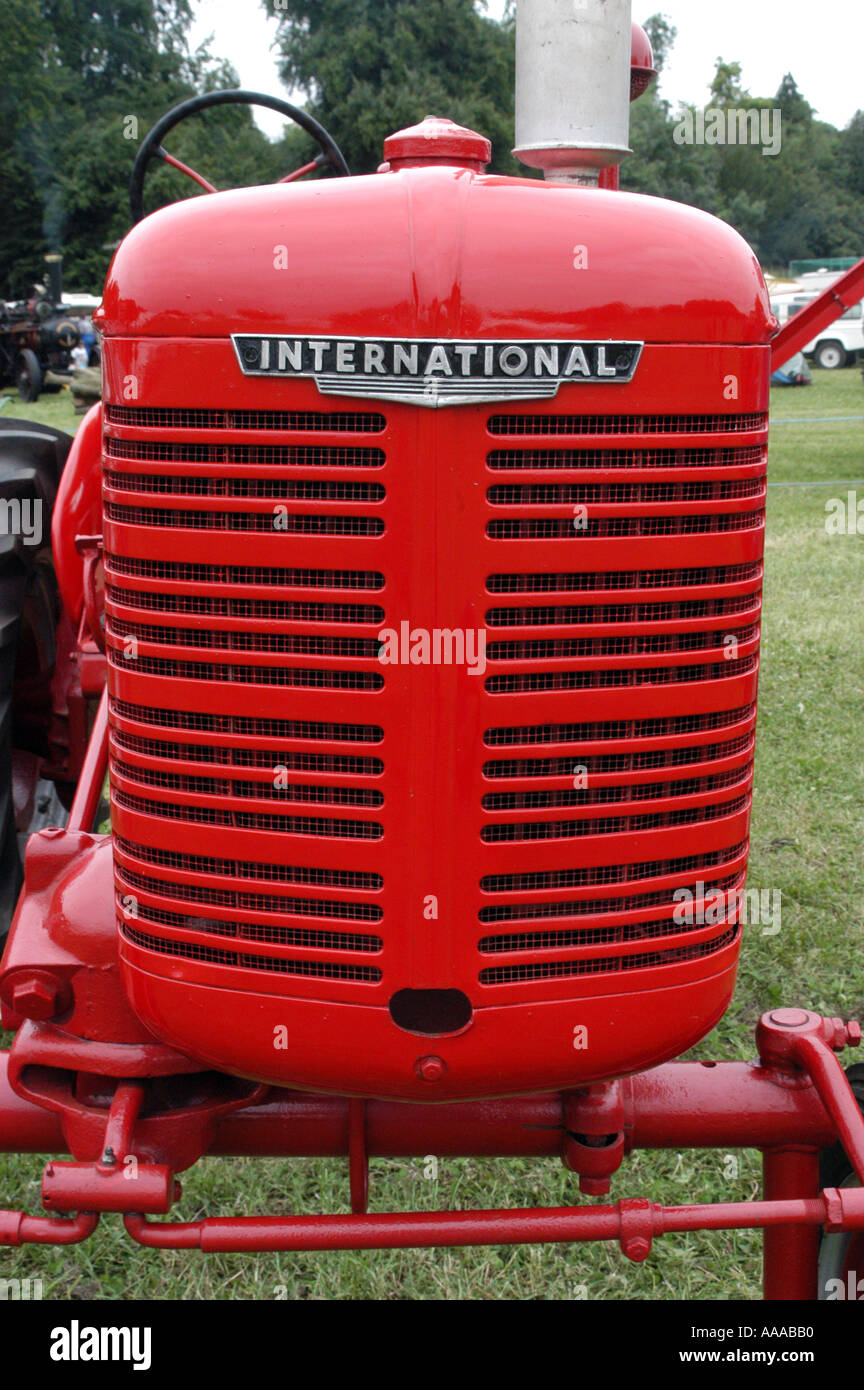 Tracteur Vintage sur l'affichage au Cotswold show Cheltenham Banque D'Images