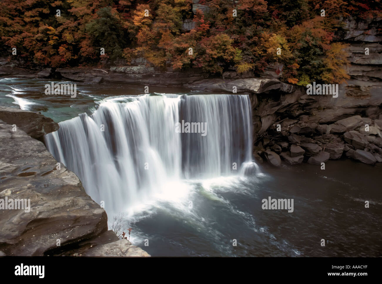 L'eau Cumberland Falls State Park KENTUCKY KY Banque D'Images