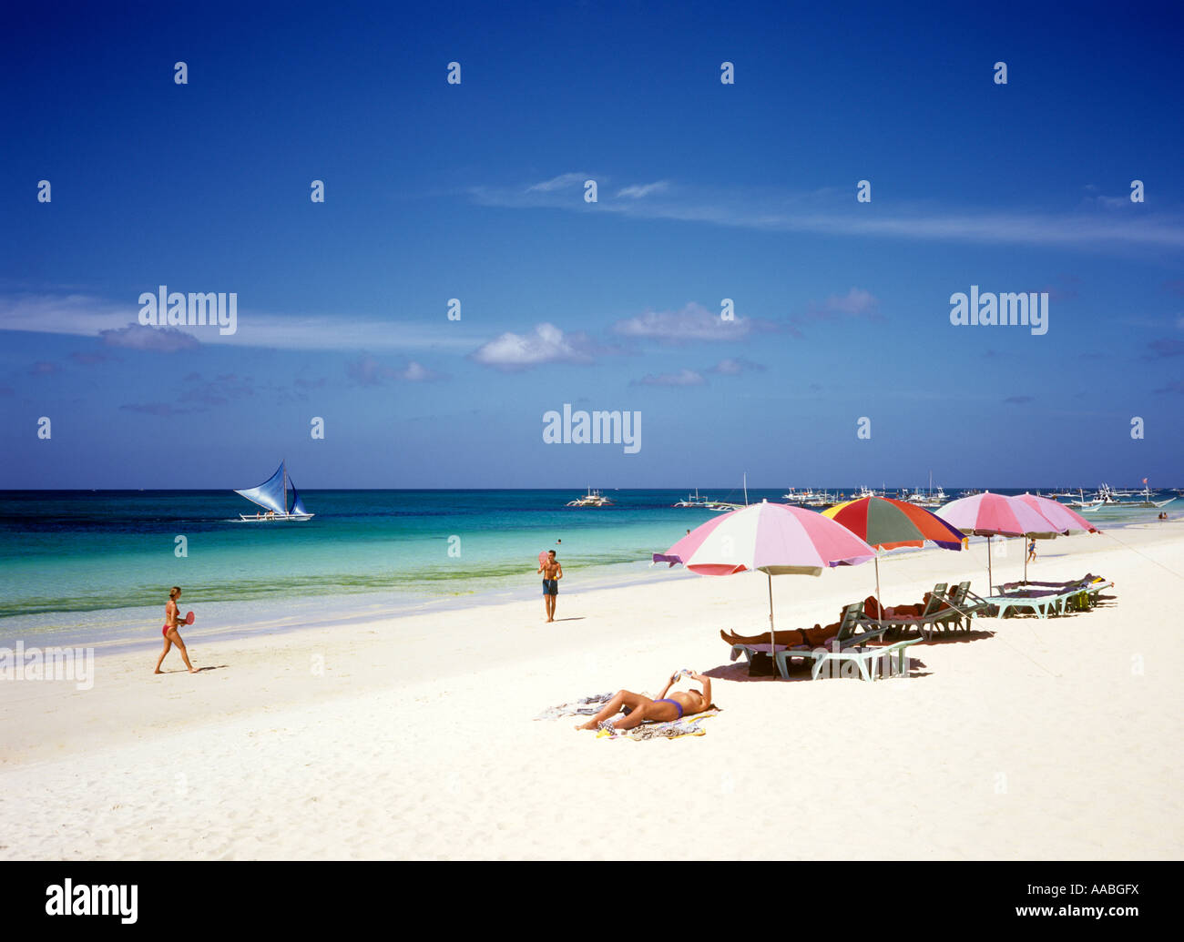 Philippines Boracay Island les touristes sur la plage blanche Photo