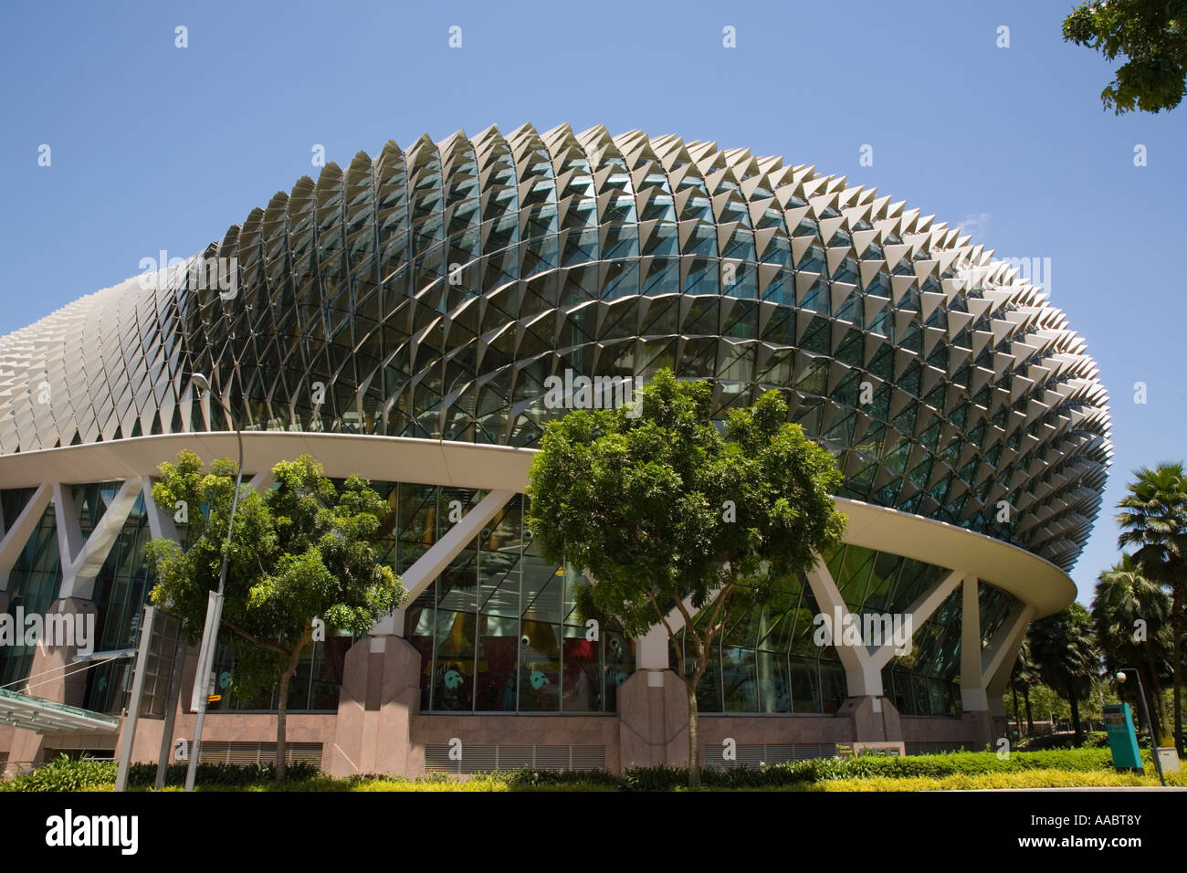 Esplanade Theatres on the Bay salle de Concert et centre d'arts du durian parasols en aluminium toit dôme en forme de Singapour Banque D'Images