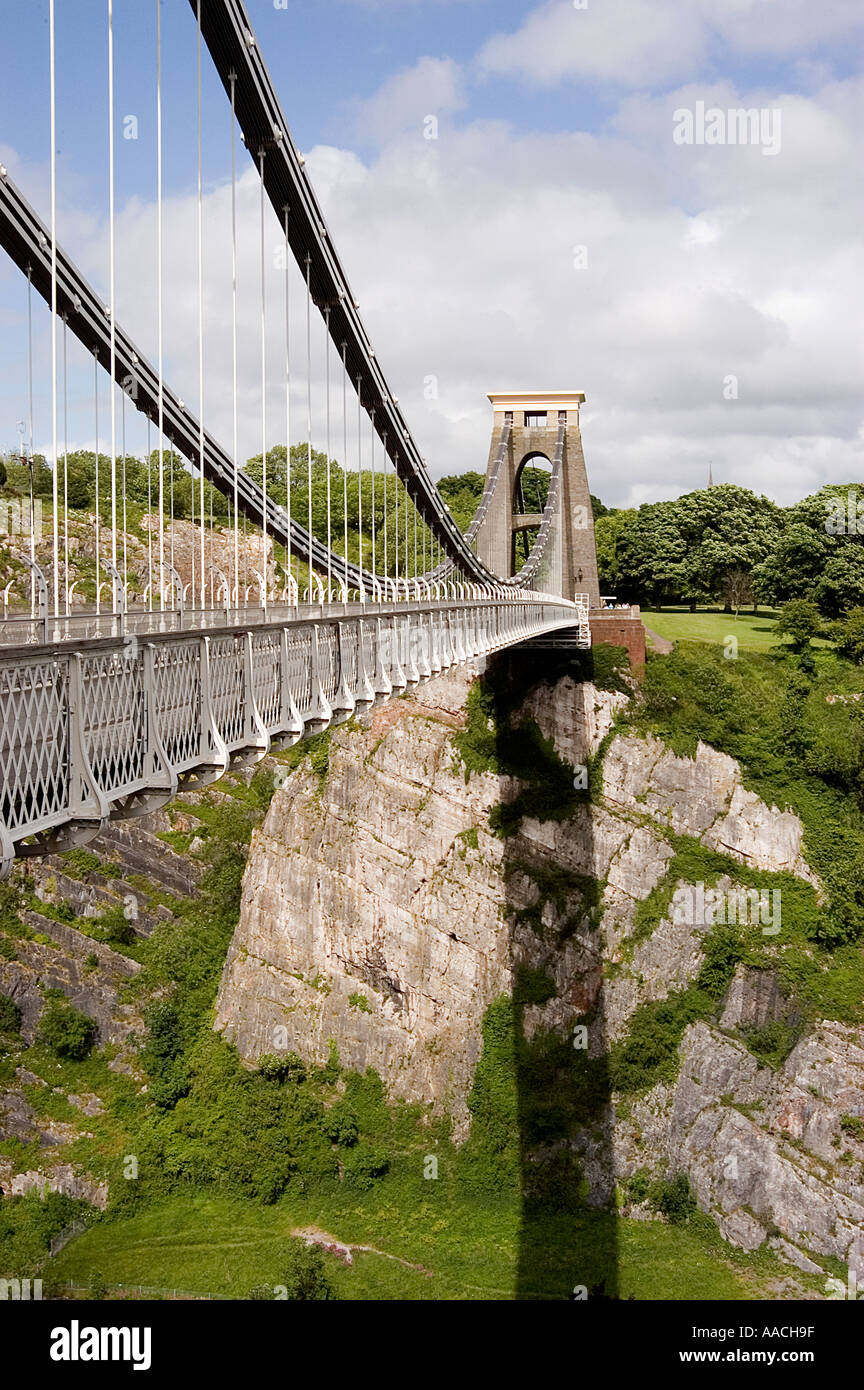 Le pont suspendu de Clifton traverse la gorge de la rivière Avon à Bristol. Par le Royaume d'Isambard Brunel, il a été achevé en 1864, 5 ans après la mort de Brunel. Banque D'Images