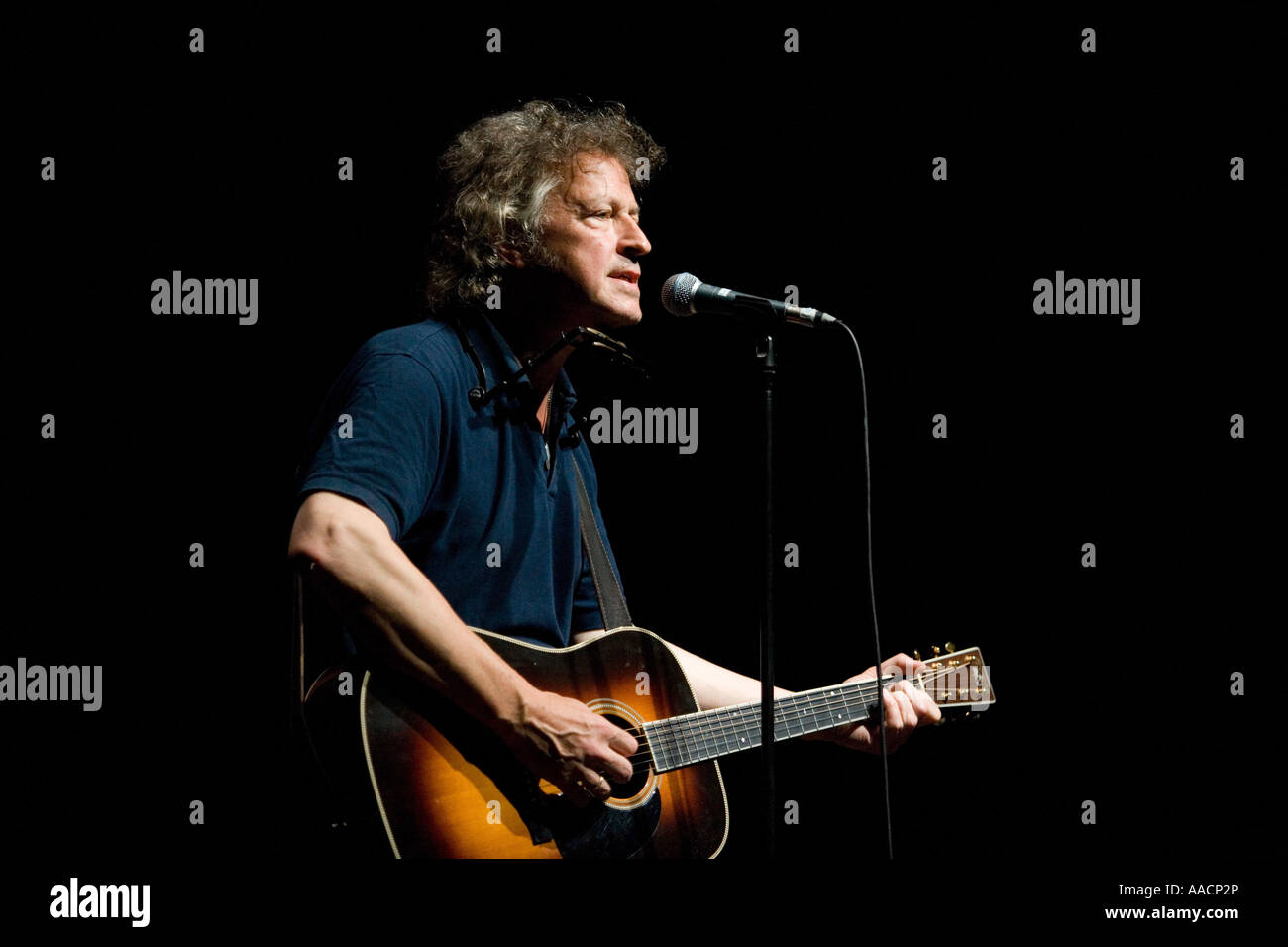Wolfgang Niedecken avec guitare Banque D'Images