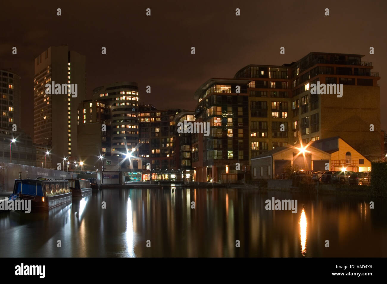 Vu la nuit du bassin de Paddington. Londres, Angleterre Banque D'Images