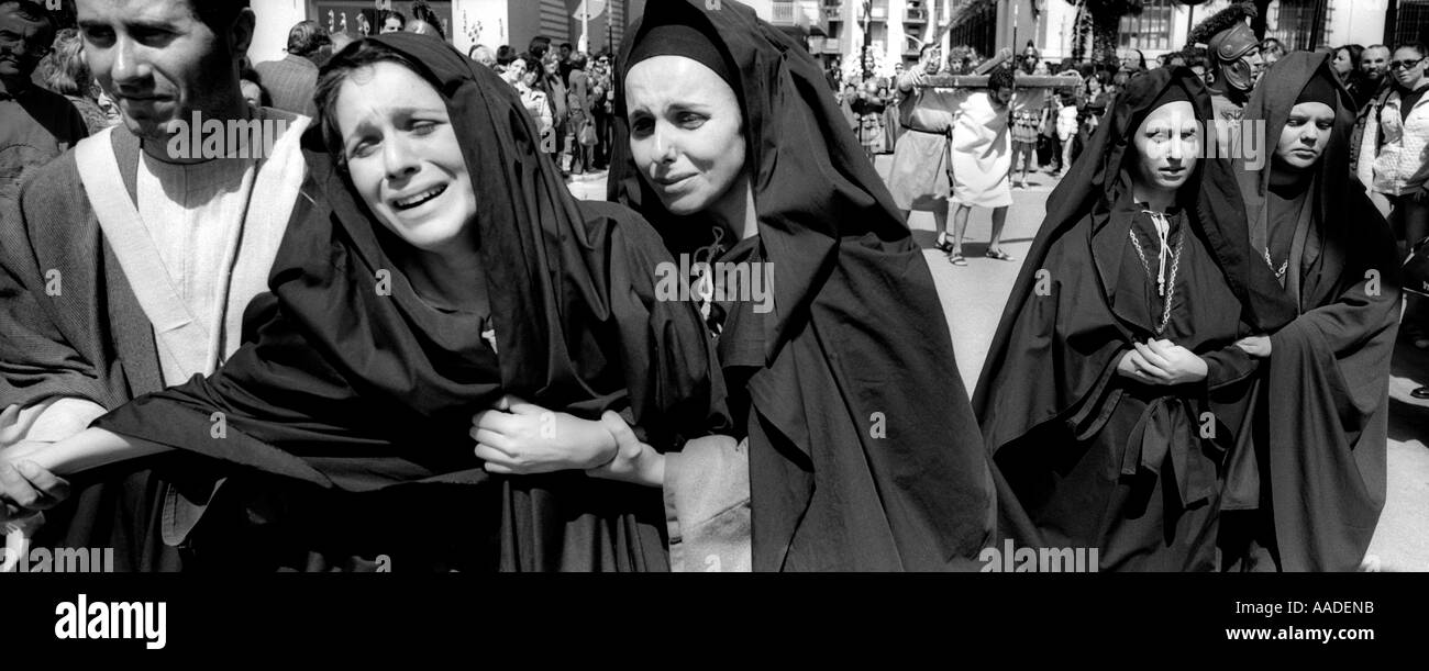 L'sufference playng acteurs de la mort de Jésus Christ durant la semaine sainte en Sicile Trapani Marsala Banque D'Images