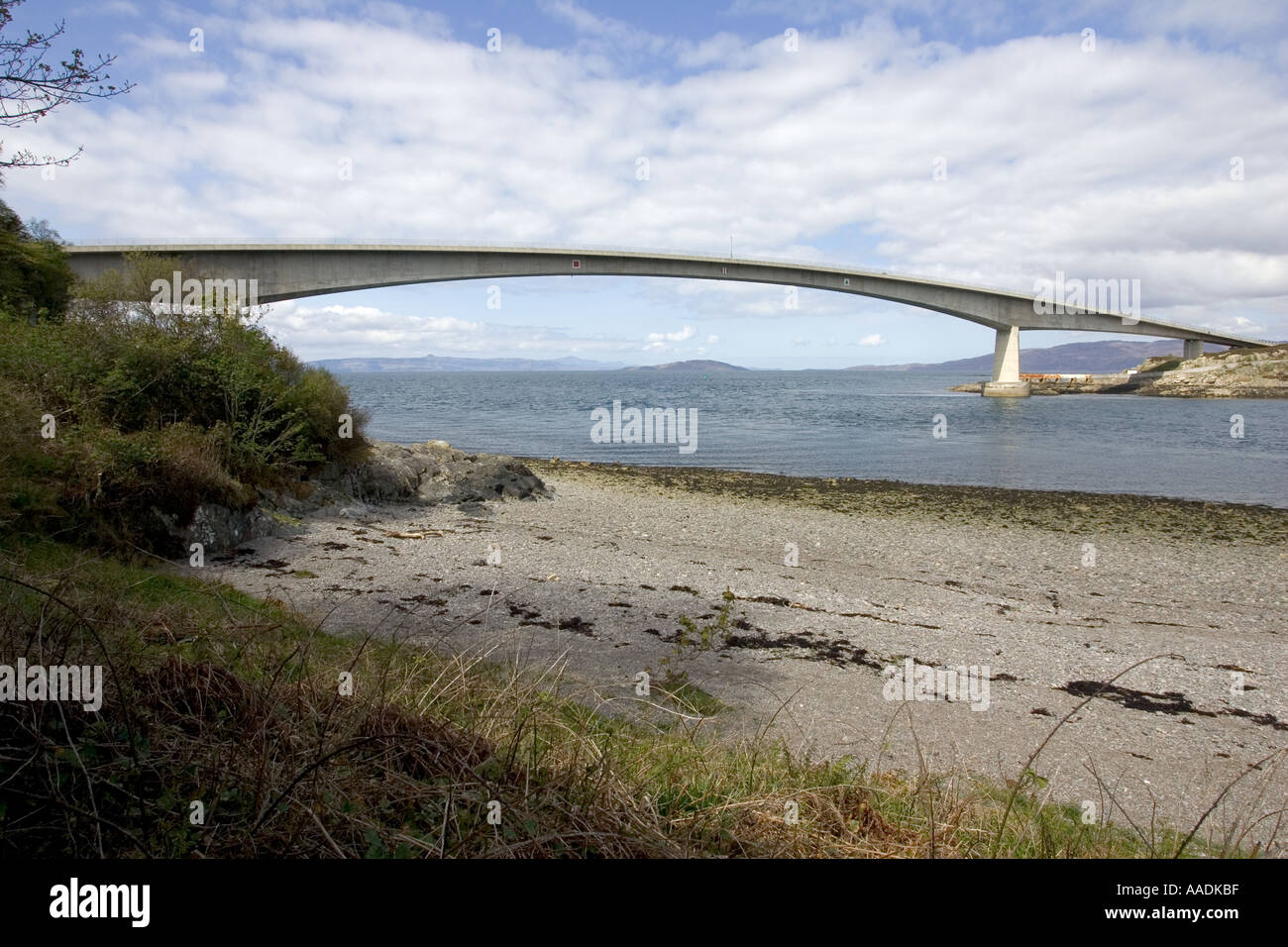 Nouveau pont routier Skye Kyle of Lochalsh de Isle of Skye Bridge Ecosse Banque D'Images