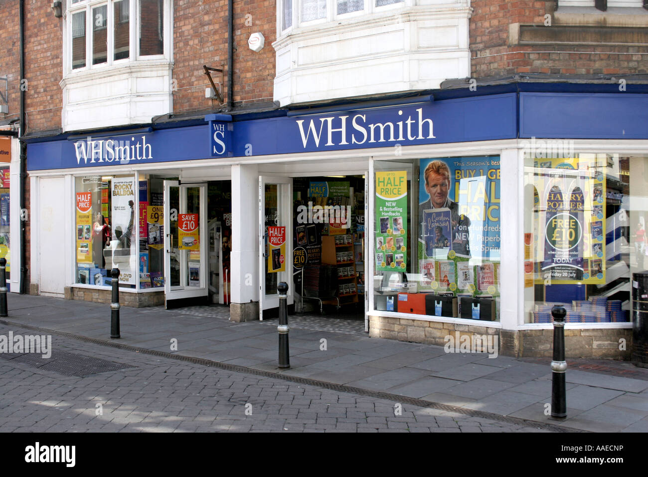 WH Smiths dans le UK High Street. Banque D'Images