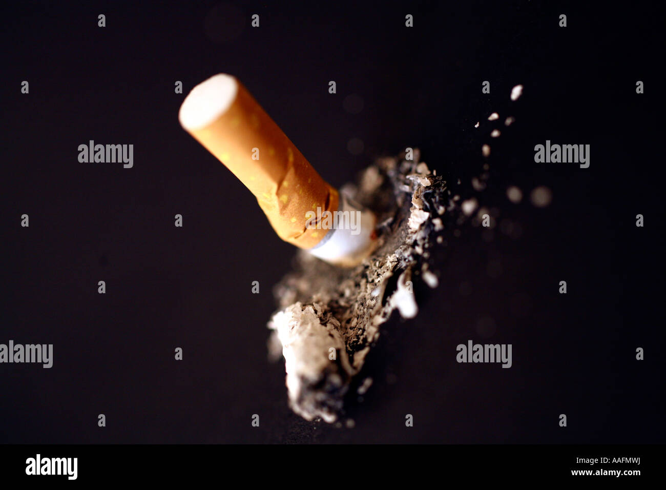 Cigarette à cogné Banque D'Images