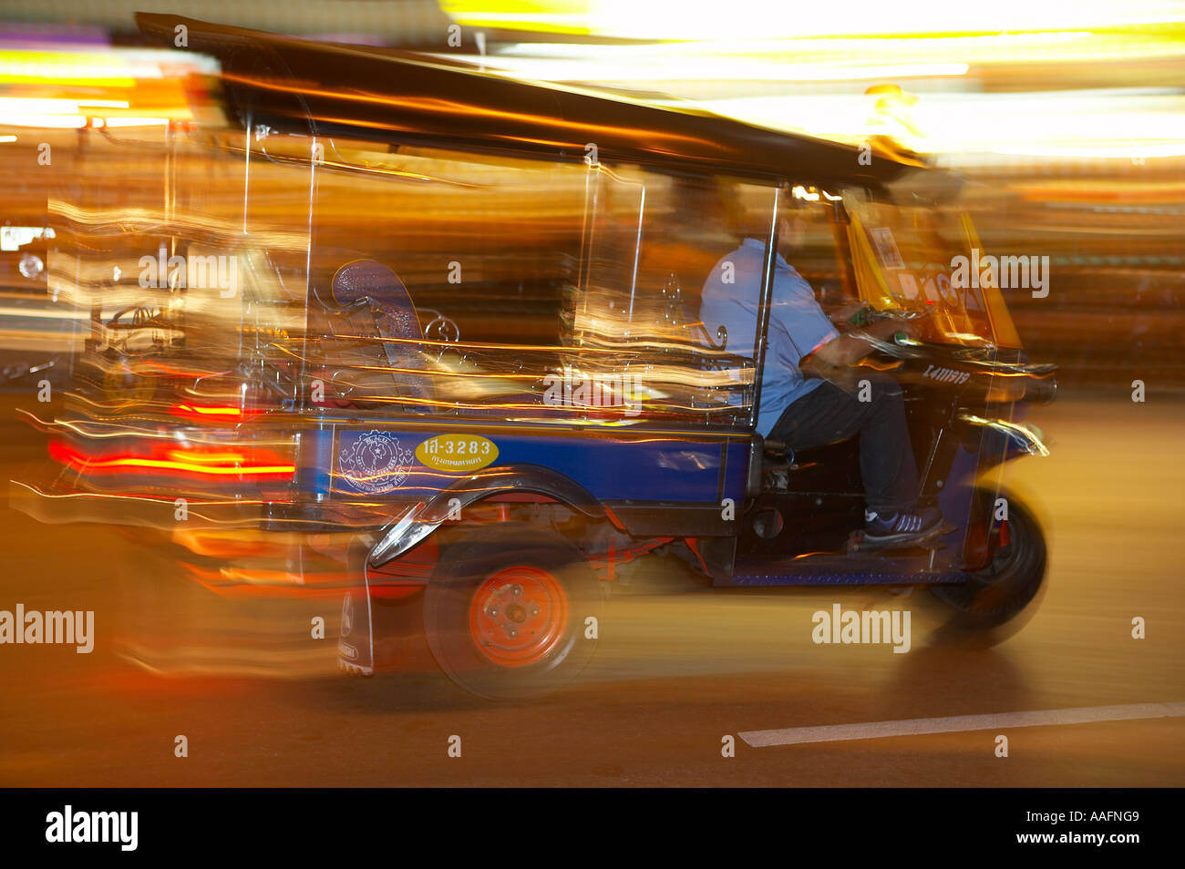 Nuit à tuk tuk Bangkok Thaïlande Banque D'Images
